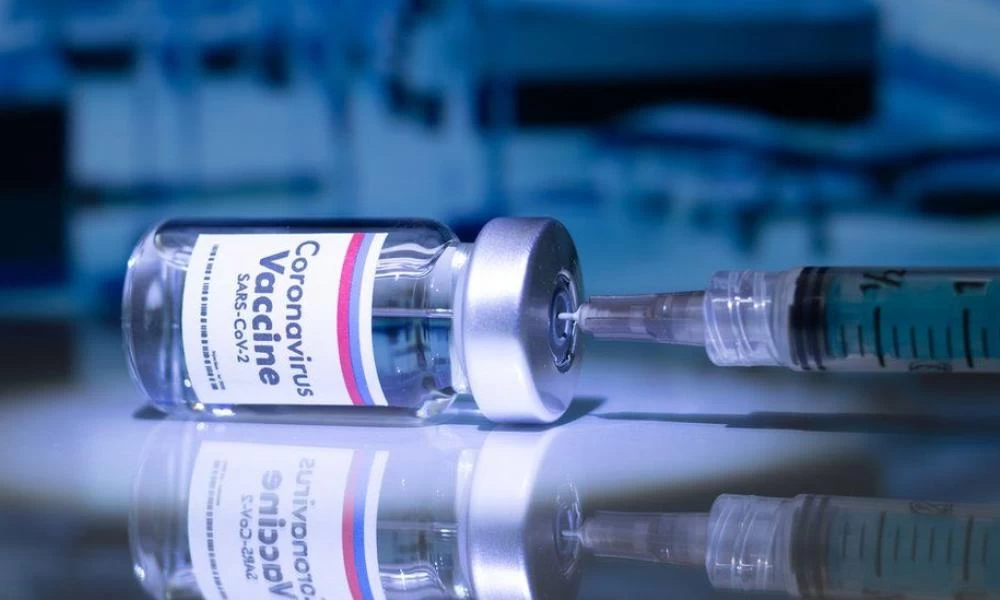 Κορονοϊός: Τί προκαλεί τις αλλεργικές αντιδράσεις στο εμβόλιο
